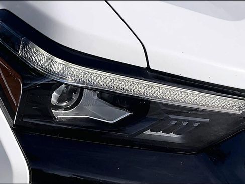 Certified 2023 Chevrolet Colorado Z71 w/ Z71 Convenience Package 2 image 26