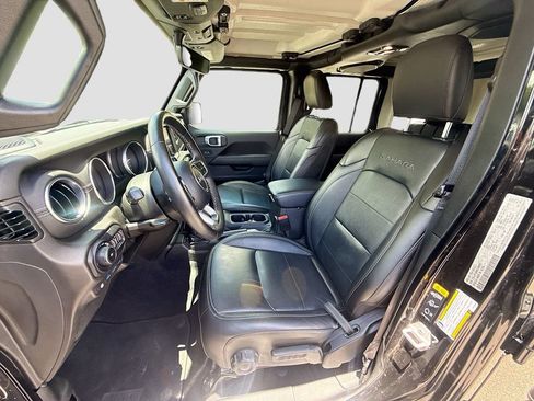 Used 2022 Jeep Wrangler Unlimited Sahara w/ Cold Weather Group AWD/4WD image 24