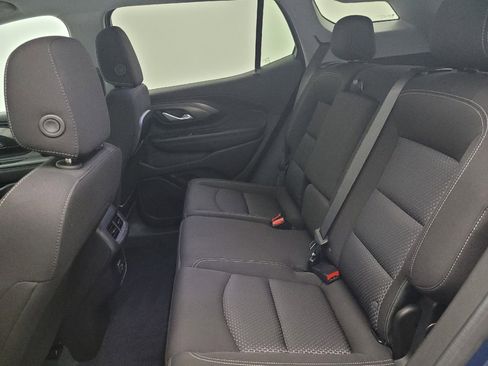 Used 2024 GMC Terrain SLE w/ Driver Convenience Package FWD image 18