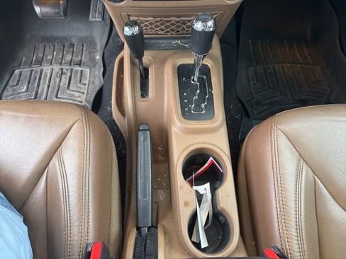 Used 2018 Jeep Wrangler Unlimited Rubicon w/ Dual Top Group image 18