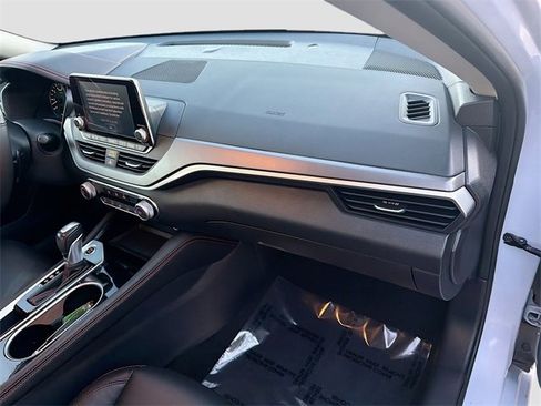 Used 2024 Nissan Altima 2.5 SR image 31