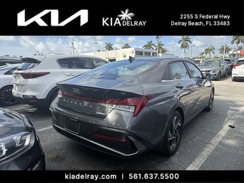 Used 2024 Hyundai Elantra Limited image 7