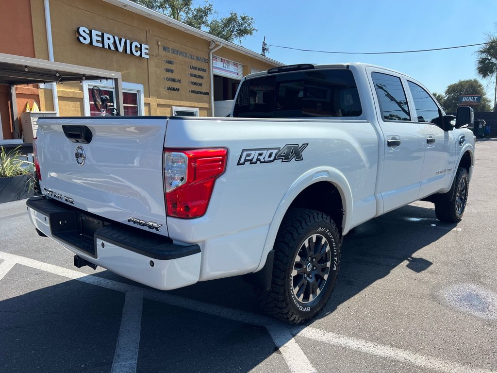 Used 2018 Nissan Titan PRO-4X w/ Pro-4x Convenience Package AWD/4WD image 9