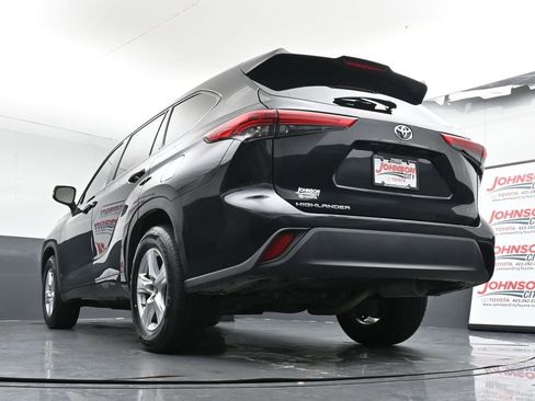 Used 2021 Toyota Highlander L image 38