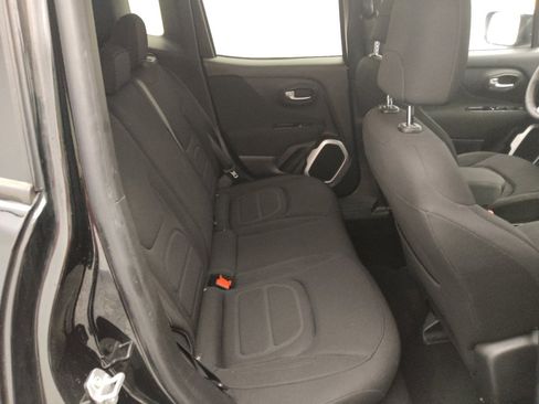 Used 2019 Jeep Renegade Latitude image 19
