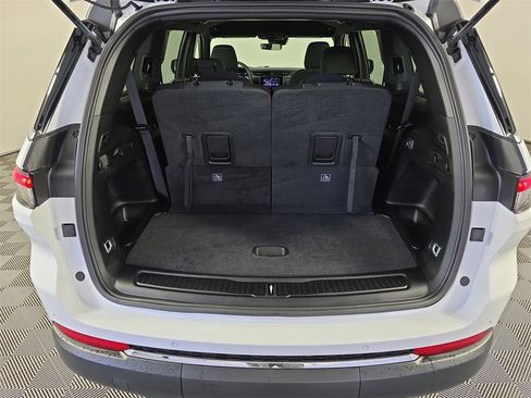 Used 2025 Jeep Grand Cherokee L Laredo image 37