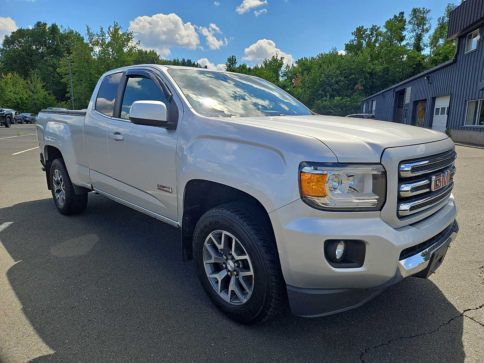 Used 2015 GMC Canyon SLE w/ All-Terrain Package AWD/4WD image 3