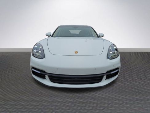 Used 2018 Porsche Panamera image 2