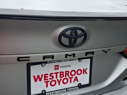 Used 2019 Toyota Camry SE FWD image 30