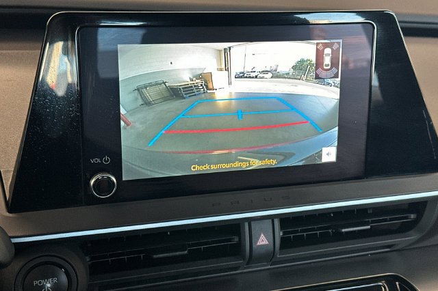 Certified 2025 Toyota Prius LE FWD image 24