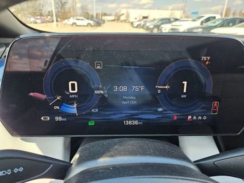 Used 2025 Chevrolet Equinox EV LT image 16