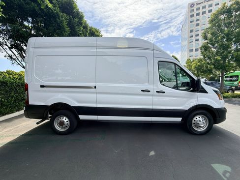 Used 2023 Ford Transit 250 148 High Roof AWD w/ Load Area Protection Package image 6