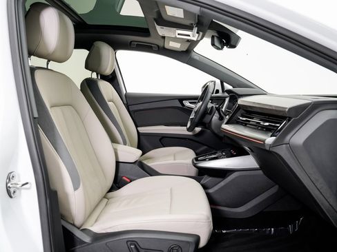 Used 2022 Audi Q4 e-tron Premium Plus image 21