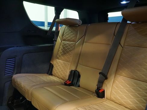 Used 2022 Cadillac Escalade ESV Premium Luxury image 25