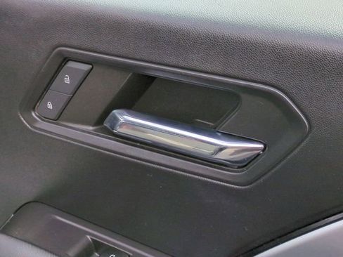 Used 2023 Chevrolet Colorado Z71 image 36