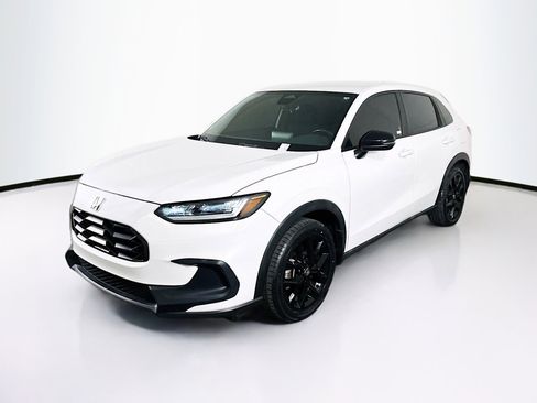 Used 2023 Honda HR-V Sport image 3