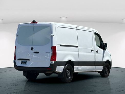 Used 2021 Mercedes-Benz Sprinter 2500 image 7