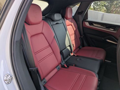 New 2026 Porsche Cayenne image 22