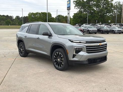 New 2026 Chevrolet Traverse LT image 3