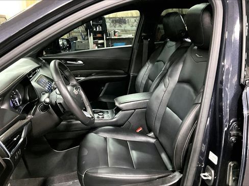 Used 2022 Cadillac XT4 Sport w/ Enhanced Visibility Package FWD image 8