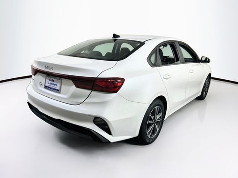 Used 2023 Kia Forte LXS w/ LXS Technology Package FWD image 5
