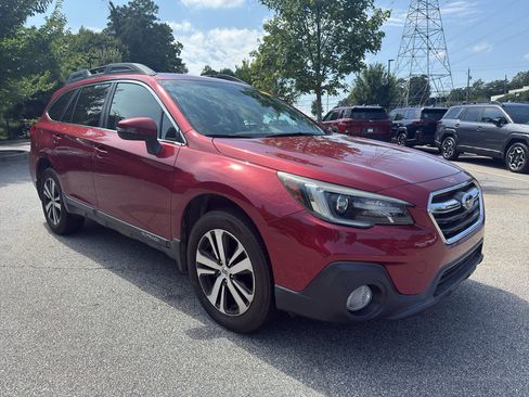 Used 2018 Subaru Outback 2.5i Limited AWD/4WD image 4