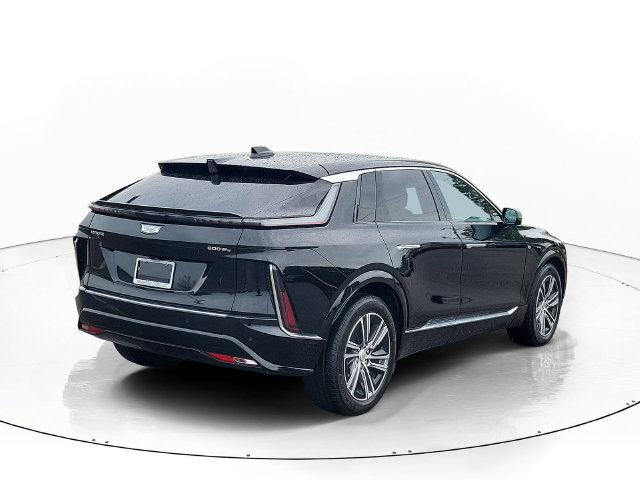 Certified 2024 Cadillac Lyriq Luxury AWD/4WD image 3