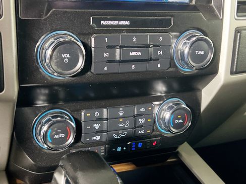 Used 2020 Ford F150 Lariat RWD image 26
