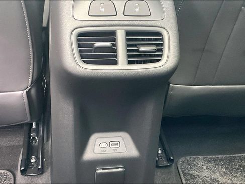 Used 2023 Buick Envision Avenir AWD/4WD image 10