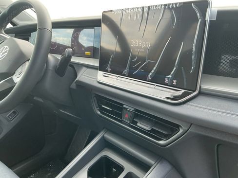 New 2026 Volkswagen Tiguan SE AWD/4WD image 17