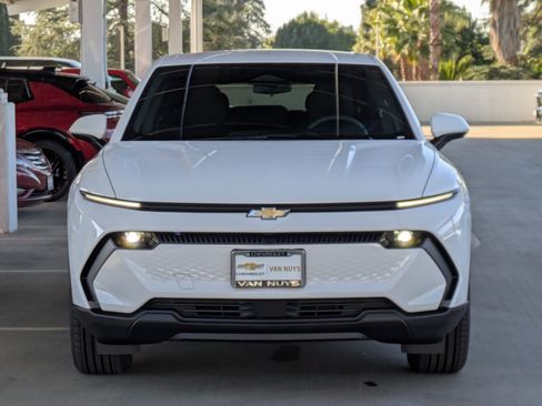 New 2026 Chevrolet Equinox EV LT image 2