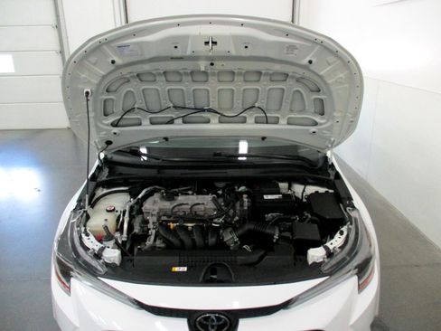 Used 2021 Toyota Corolla LE image 23