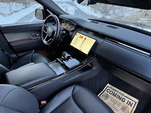 Used 2025 Land Rover Range Rover Sport SE image 19