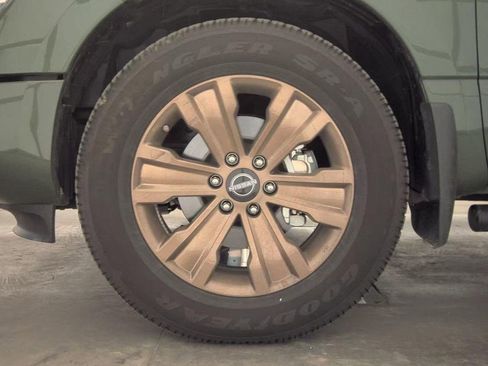 Used 2024 Nissan Titan SV w/ SV Bronze Edition Package image 15