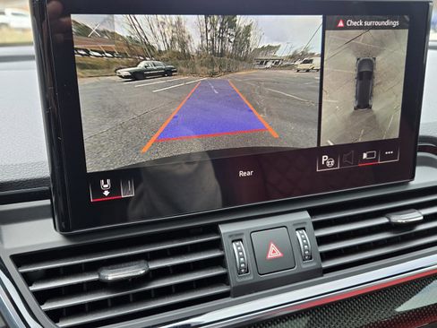 Used 2023 Audi SQ5 Prestige w/ Prestige Package image 23