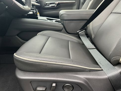 New 2026 Chevrolet Suburban Premier RWD image 11