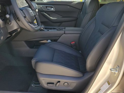 New 2026 Nissan Rogue Platinum w/ Platinum Premium Package image 6