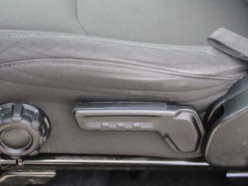 Used 2023 Jeep Wrangler Sport S image 32