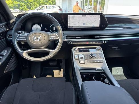 Certified 2024 Hyundai Palisade Calligraphy AWD/4WD image 11