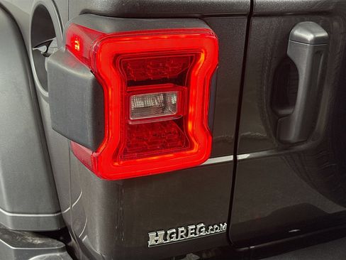 Used 2021 Jeep Wrangler Unlimited Sport image 36