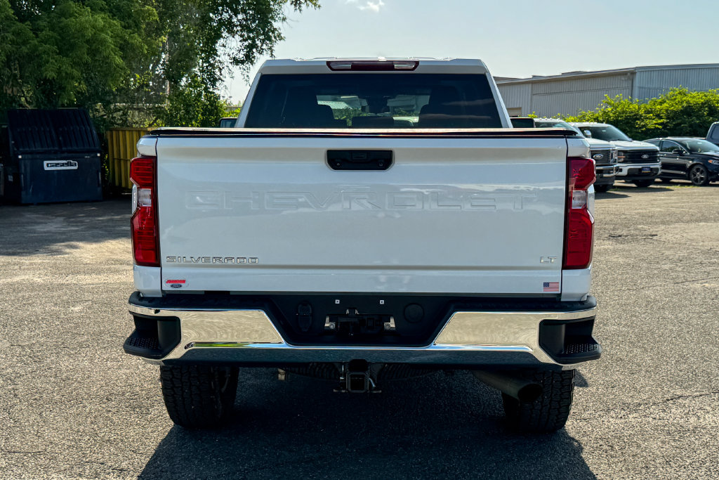 Used 2024 Chevrolet Silverado 2500 LT AWD/4WD image 4