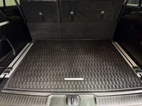 Used 2024 Jeep Wagoneer L Series III w/ Premium Group I AWD/4WD image 26