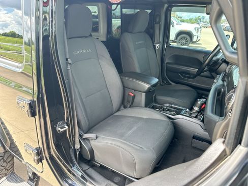 Used 2020 Jeep Wrangler Unlimited Sahara w/ Uconnect 4C Nav & Sound Group AWD/4WD image 24