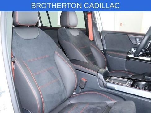 Used 2025 Mercedes-Benz GLB 35 AMG 4MATIC image 23