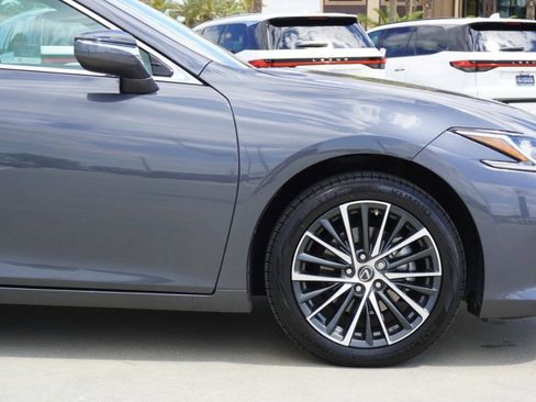 Used 2025 Lexus ES 350 w/ Premium Package image 9