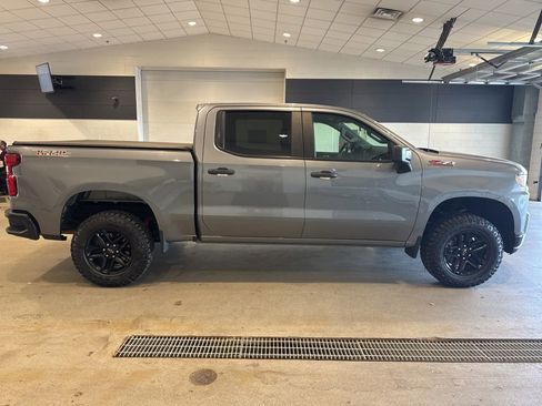 Used 2021 Chevrolet Silverado 1500 Custom Trail Boss w/ Safety Confidence Package AWD/4WD image 8