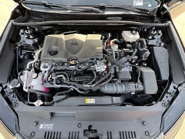 Used 2025 Toyota Camry SE w/ Convenience Package FWD image 33