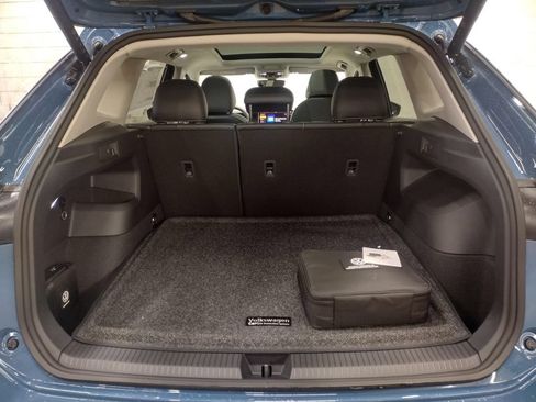 New 2026 Volkswagen Tiguan SE AWD/4WD image 16
