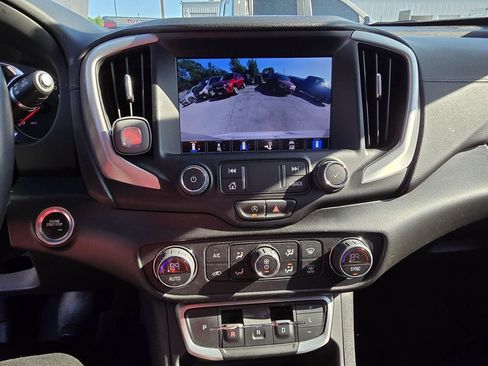 Used 2022 GMC Terrain SLT w/ Infotainment Package II image 17