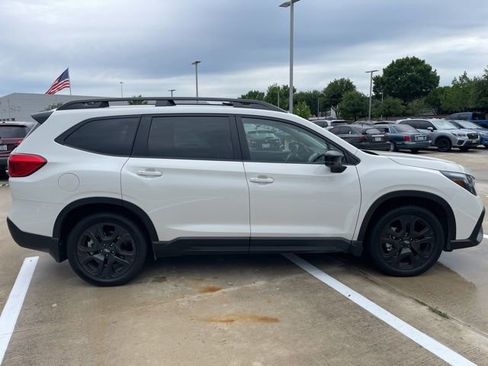 Used 2025 Subaru Ascent Bronze Edition w/ Onyx Package image 2